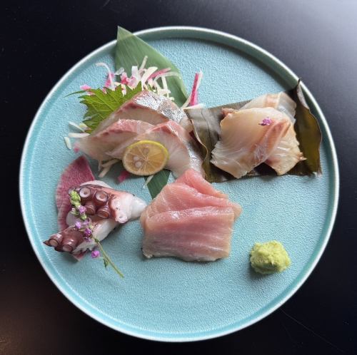 本日の鮮魚と締めもの４種盛り