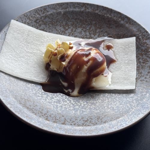 自家製黒蜜とチーズのアイスもち