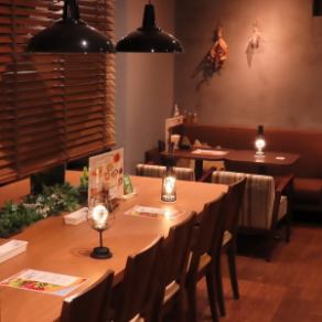 お一人様でものんびりおくつろぎいただけるカウンター席もございます！お昼休憩やゆったりカフェタイムなど、お気軽にご利用ください◎