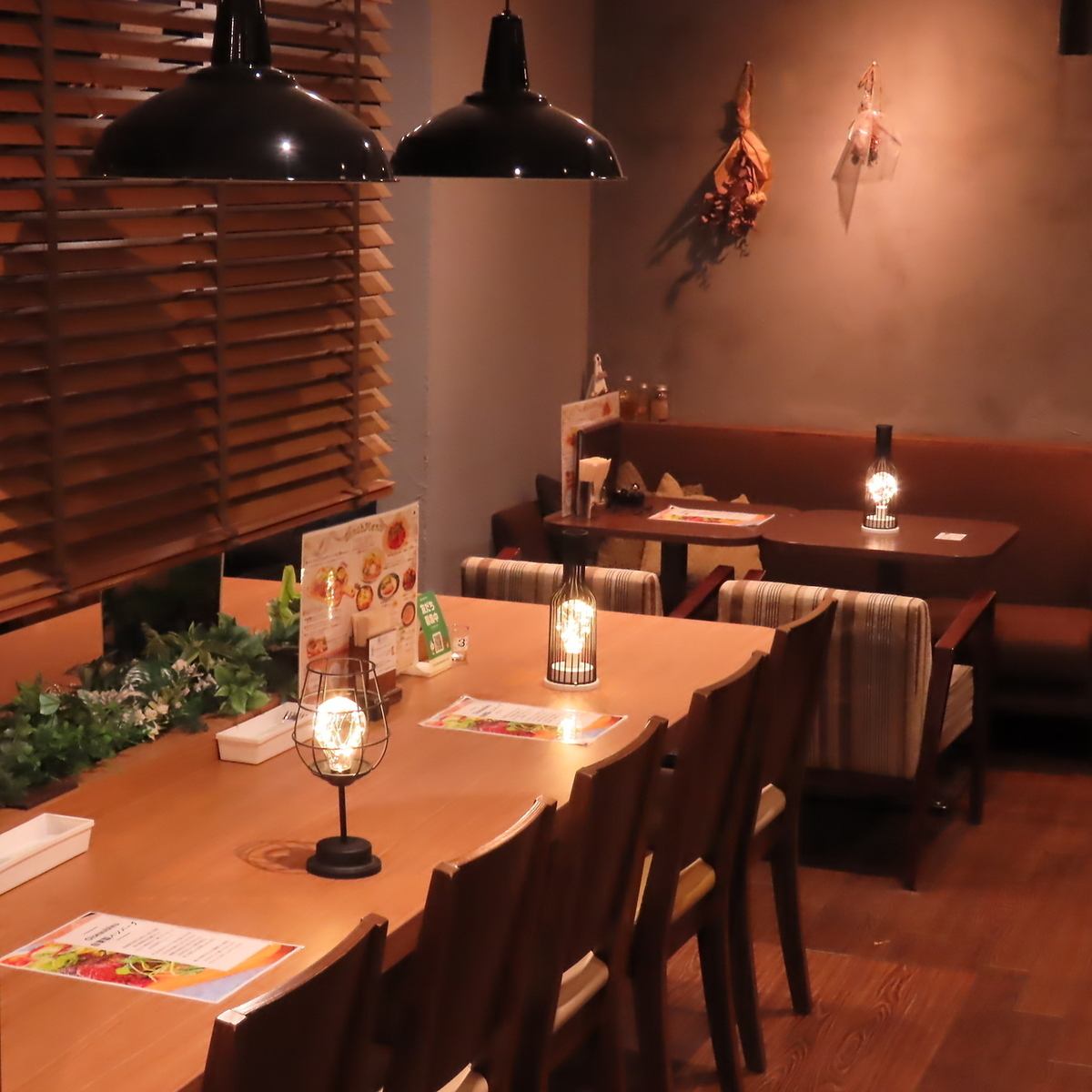 ディナータイムはうまい酒と肉料理でゆったり宴会も◎