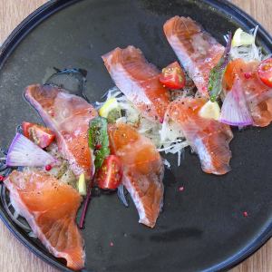 サーモンカルパッチョ