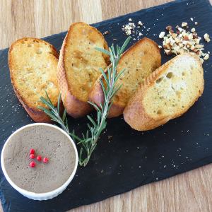 鳥のレバームース・バスケット