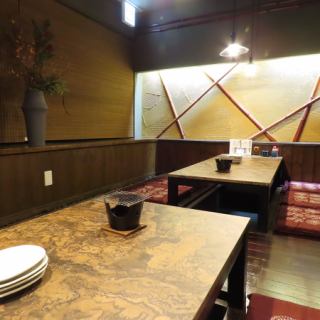 二樓座位:下沉式被爐桌(六人座)3張、四人座1張、四人沙發式座位3張。 【榮/新榮/東新町/日式料理/家常菜/宴會/公司宴會/無限暢飲/包間/肉類/海鮮/忘年會/新年會/女生聚會/迎新會/歡送會/住吉/女子大學/名古屋/新榮町/包間/全包間】