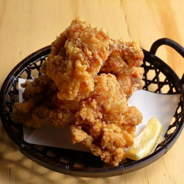 しょうゆベースの味付けが決め手♪恵美須商店の唐揚げ★