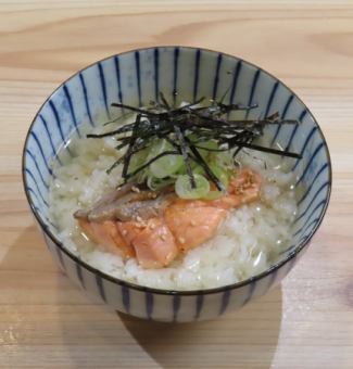 茶泡飯（新鮮烤鮭魚）