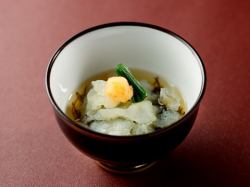 Jellyfish and rock mozuku seaweed with ponzu sauce