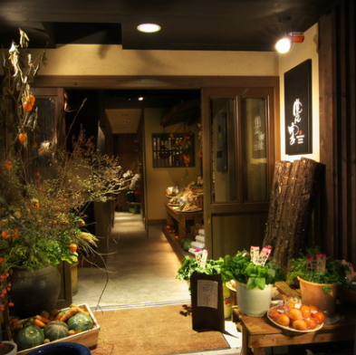 お店の味をご自宅でも♪店頭で神戸の野菜や自家製の味噌を販売◎