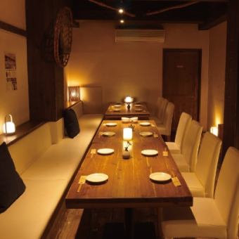 【整层包场】我们接受整层包场预订,您可以与一大群人一起享受饮酒聚会。整层楼都为您预留,您可以安心享用美食和饮品,不必担心打扰他人。我们提供包含 11 道菜的套餐,价格从 2500 日元起。欢迎大家利用这个场地举办欢迎会、欢送会等活动。