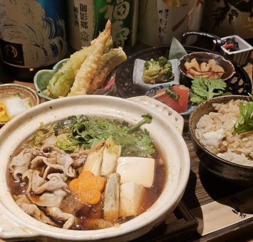 12月每月特别菜单“麻糬猪肉寿喜烧”