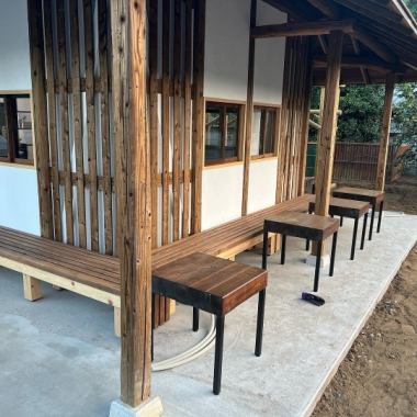 A terrace seat where you can enjoy your meal while enjoying the pleasant breeze outside.Terrace seats are also available for visitors with pets.