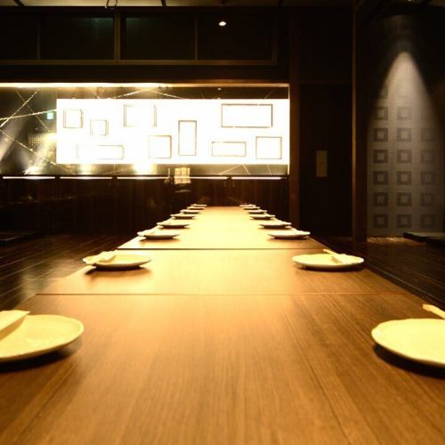 《半個室8名様用》2～6,7～12,13～24,25～50名様各種完全個室有り。最大90名様宴会可能です☆少人数から大人数のご宴会まで対応させていただきます！打ち上げ、接待、合コン、誕生日会、女子会など様々なシーンで使い勝手抜群！津駅近くの好立地だからお集まりにも便利～♪