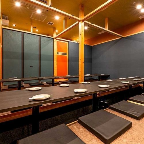 《半個室8名様用》2～6,7～12,13～24,25～50名様各種完全個室有り。最大90名様宴会可能です☆少人数から大人数のご宴会まで対応させていただきます！打ち上げ、接待、合コン、誕生日会、女子会など様々なシーンで使い勝手抜群！津駅近くの好立地だからお集まりにも便利～♪