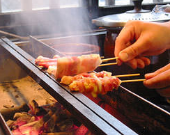 烤鸡串最棒了！请尽情享用我们精心挑选的菜肴。