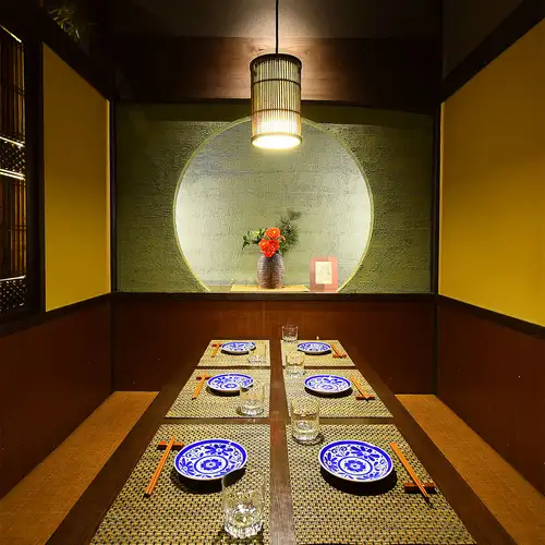 落ち着いた雰囲気の店内
