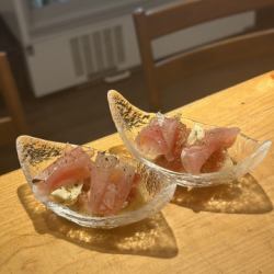 Plum and prosciutto caprese