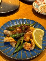 海老とアスパラのガーリック炒め