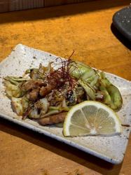 セセリと春キャベツ塩ダレ炒め