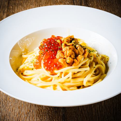 いくらの雲丹クリームパスタ
