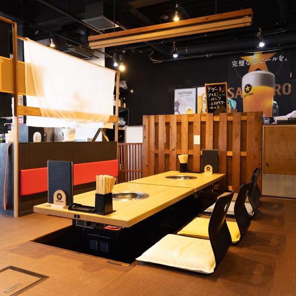 【様々な用途で使える◎】当店の個室席は10～14名様でご利用いただけるため、プライベートな集まりやお祝い事に最適です◎また、25名様以上でフロア貸切も可能で、大人数での宴会にも最適◎特別なひとときを、落ち着いた空間でお楽しみください！