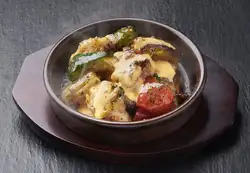 닭고기와 야채 바질 치즈 그릴
