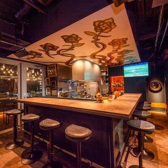 The nine-seat counter seating is a relaxing space perfect for solo diners.You can drop in and enjoy your meal in a relaxed atmosphere.It's close to the station, so feel free to drop in for a quick drink after work! You can spend a comfortable time in the chic interior.