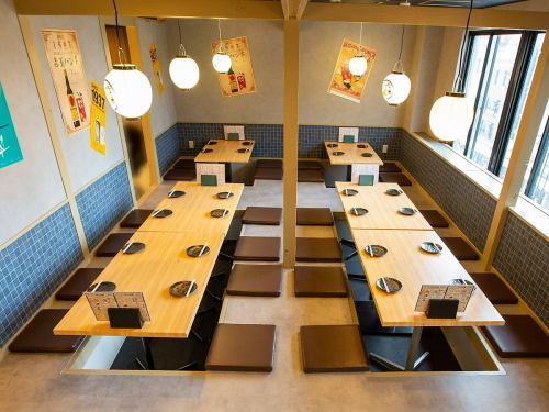 <p>The floor can be reserved for up to 100 people.●A nostalgic interior with a Showa feel.The retro interior of the store is also particular about the Showa era.The atmosphere of an ``old-fashioned pub&#39;&#39; is a comfortable space where anyone can stop by.</p>