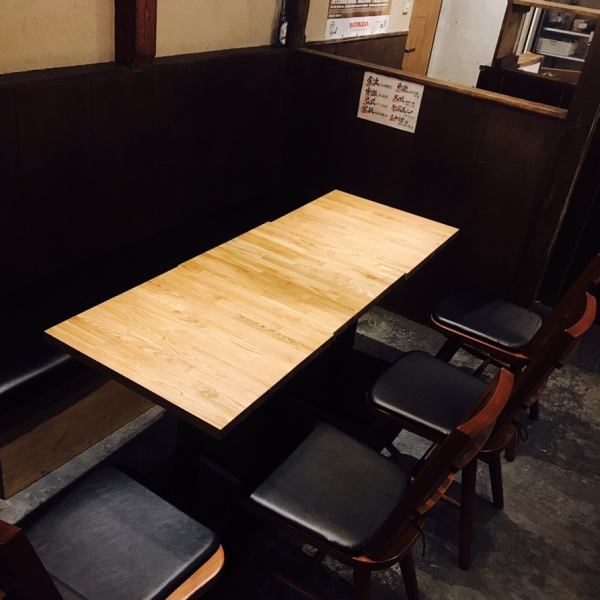 Table seats that are the perfect size for small groups.Please be assured that we will thoroughly manage the physical condition of the staff and disinfect the alcohol in the store.
