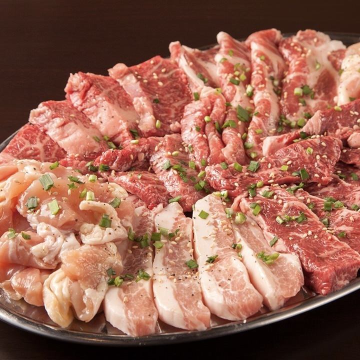 We have sunken kotatsu seats available for you to relax in.