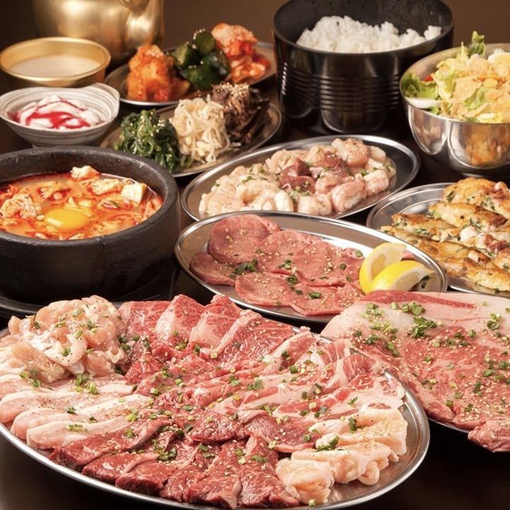 We have sunken kotatsu seats available for you to relax in.