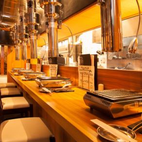 ゆったり広々としたカウンターで1人焼肉をご堪能頂けます。