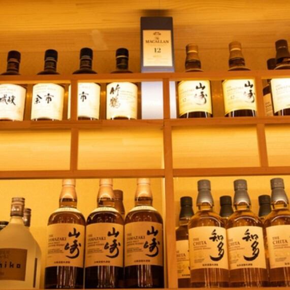 我们欢迎团体和私人聚会！我们热闹的餐厅适合各种场合，从聚会到回家路上喝一杯。