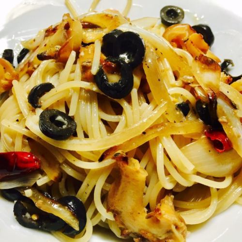 Oil-based pasta (anchovy & garlic)
