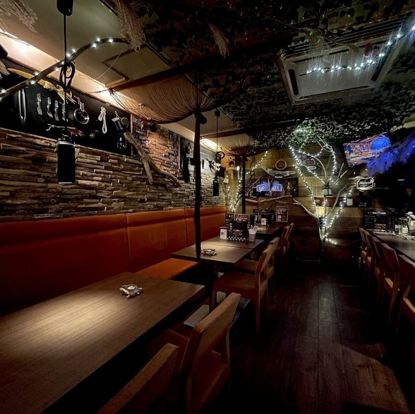 隠れ家的なお店で深夜1時まで営業しているので、最後にあともう1杯飲みたい時にはピッタリです♪ゆったり過ごせる席はデートや記念日、誕生日、女子会などイベントシーンにも利用価値あり♪急なサプライズにもご対応致します！ご相談下さい！お立ち寄りの際はぜひ当店へ！