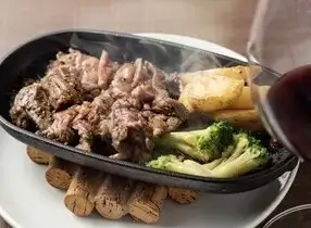 【畅饮】肉铺精选嫩牛腩排套餐 ◆ 自然特色套餐