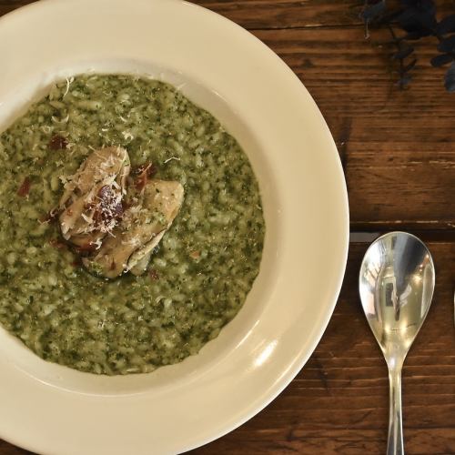 Oyster risotto with oysters and perilla leaves