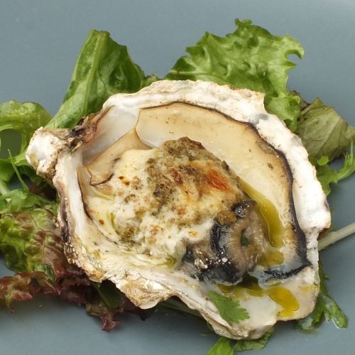 Steamed oysters with olive sauce