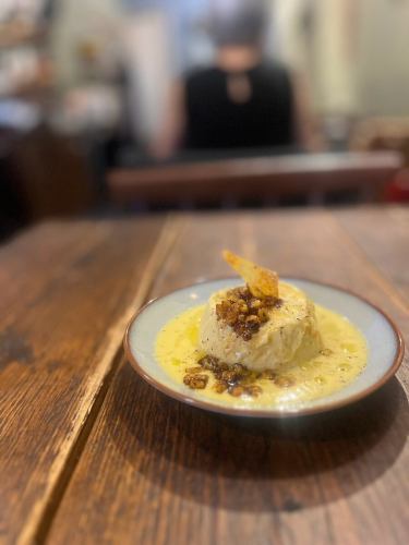 フレスカスペシャルメニュー

とうもろこしのスフォルマート🌽

スフォルマートとは日本における茶碗蒸しのようなお料理です

全てのパーツをとうもろこしで作りました

ガルムとバターで炒めたとうもろこしがアクセントに。

とうもろこし全開。マス全開。夏季限定。

📍フレスカオイスターバー&キッチン
 埼玉県川口市栄町3-3-8 048-229-6618 
 @the.fresca 

📍牡蠣と炉端とおばんざい食堂くく（姉妹店）
 埼玉県川口市幸町2-3-7 048-242-5269
 @syokudo.kuku 

#フレスカ川口
#食堂くく
#川口グルメ
#生牡蠣
#オイスターバー
#川口居酒屋
#川口駅
#ナチュールワインが飲める店
#ナチュラルワイン
#オイスタグラム
#洋食
#イタリアン
#フレンチ
#スペイン
#ランチ
#ディナー
#白ワイン
#オレンジワイン