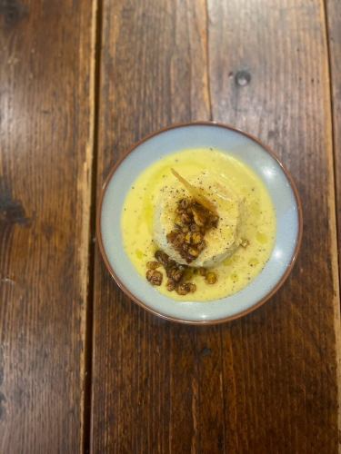 フレスカスペシャルメニュー

とうもろこしのスフォルマート🌽

スフォルマートとは日本における茶碗蒸しのようなお料理です

全てのパーツをとうもろこしで作りました

ガルムとバターで炒めたとうもろこしがアクセントに。

とうもろこし全開。マス全開。夏季限定。

📍フレスカオイスターバー&キッチン
 埼玉県川口市栄町3-3-8 048-229-6618 
 @the.fresca 

📍牡蠣と炉端とおばんざい食堂くく（姉妹店）
 埼玉県川口市幸町2-3-7 048-242-5269
 @syokudo.kuku 

#フレスカ川口
#食堂くく
#川口グルメ
#生牡蠣
#オイスターバー
#川口居酒屋
#川口駅
#ナチュールワインが飲める店
#ナチュラルワイン
#オイスタグラム
#洋食
#イタリアン
#フレンチ
#スペイン
#ランチ
#ディナー
#白ワイン
#オレンジワイン