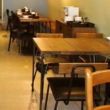 All seats are non-smoking inside the restaurant.Families with children can also use it with peace of mind! The interior of the store based on herbage sage green is a relaxing space.