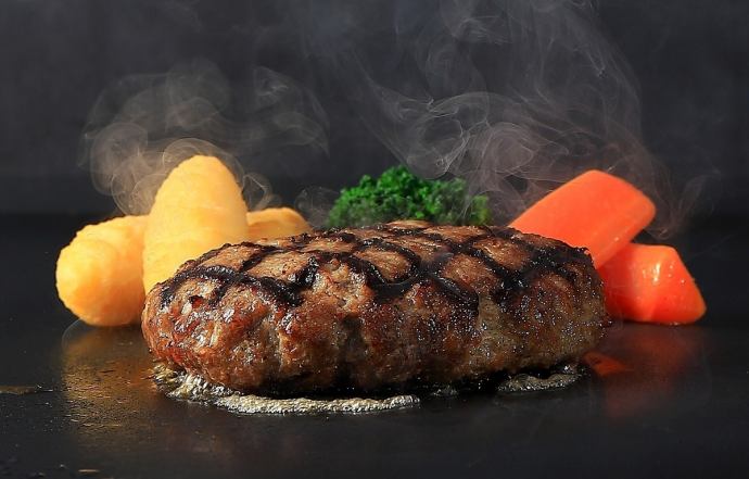 大阪 昼 大阪市北区】熱々鉄板で味わうランチ！『PIER 30 GRILL（ピア