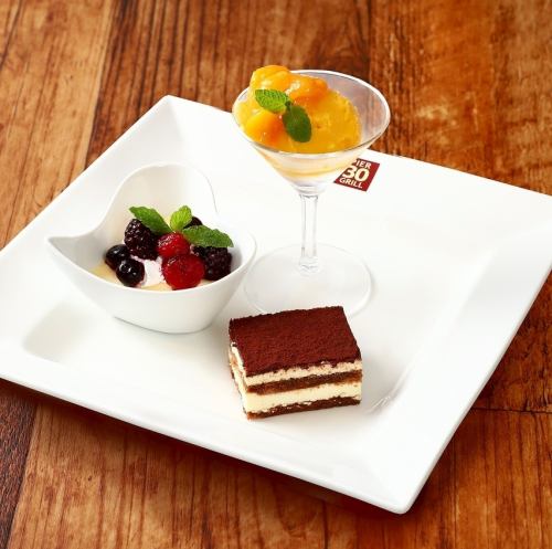 セットドリンク付きSEASONAL CAKE SET季節のケーキセット