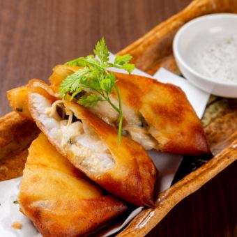 Kiss and cheese spring rolls