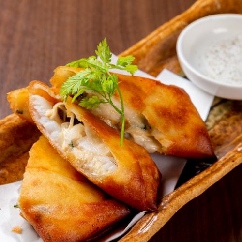 Kiss and cheese spring rolls