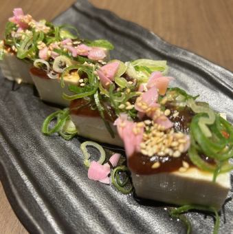 ピリ辛やっこ