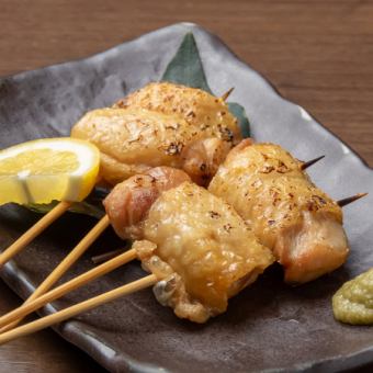 Chicken thigh skin-wrapped skewers (2 skewers)