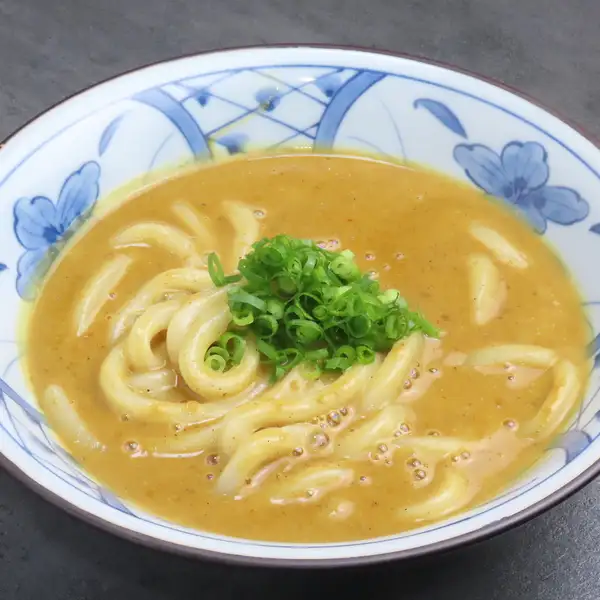 【〆に最適】ペースト野菜と生クリームのまろやかクリーミーカレーうどん