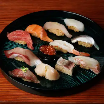 おまかせ12貫盛り