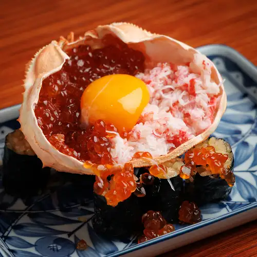 【職人が誇る逸品料理】新鮮な食材を使用した創作和食に舌鼓。各種ドリンクと合わせて召し上がれ。