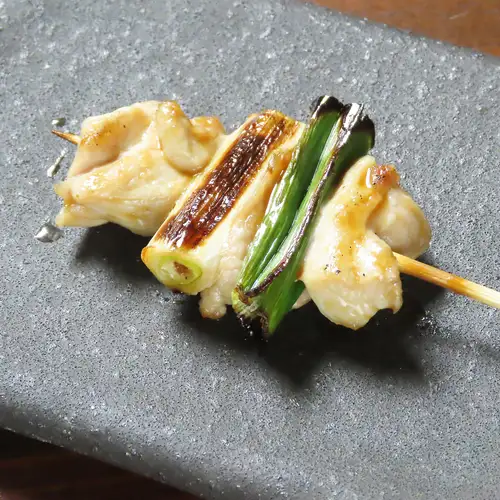 【焼き鳥】とりみ、ねぎみ、とりホルモン、皮(各たれ・塩・味噌だれ)  各