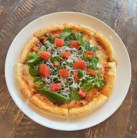 夏季限定！フレッシュトマトとしらすのピザ